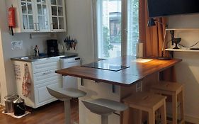 Remontoitu Asunto Vanhassa Talossa - Renovated Apartment At The Heart Of Turku